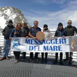 staffetta al monte bianco...pierluigi in magletta ...